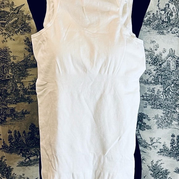 NWOT YUMMIE V-Neck Compression Tank White Size S/M - Picture 2 of 5